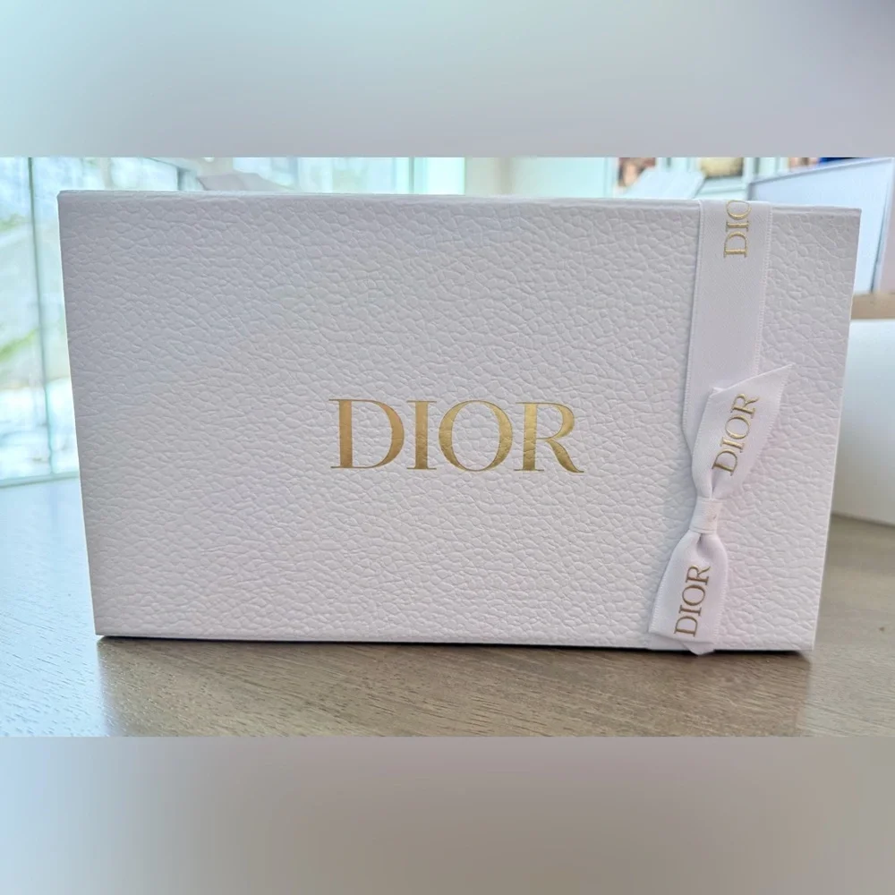 Dior White Gift Box Gold Embossed Logo & Envelope, New, incl. logo paper ribbons